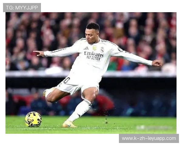 姆巴佩单脚斜传洞穿防线，法国前场效率惊人