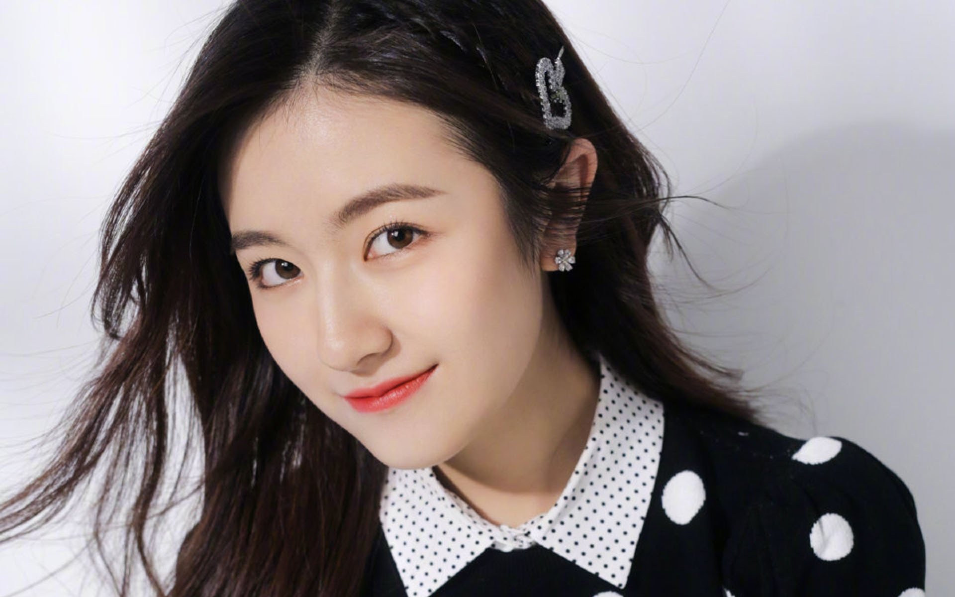 Leyu Sport登录入口-“腰旗式美式橄榄球：竞技新趋势在成都七中东部赛场燃爆”