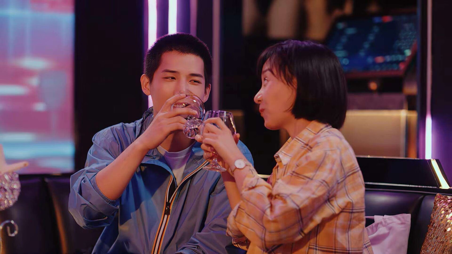 LEYU乐鱼体育官方网站-公牛主场训练首次对媒体开放球迷反响热烈，公牛队的主场在哪