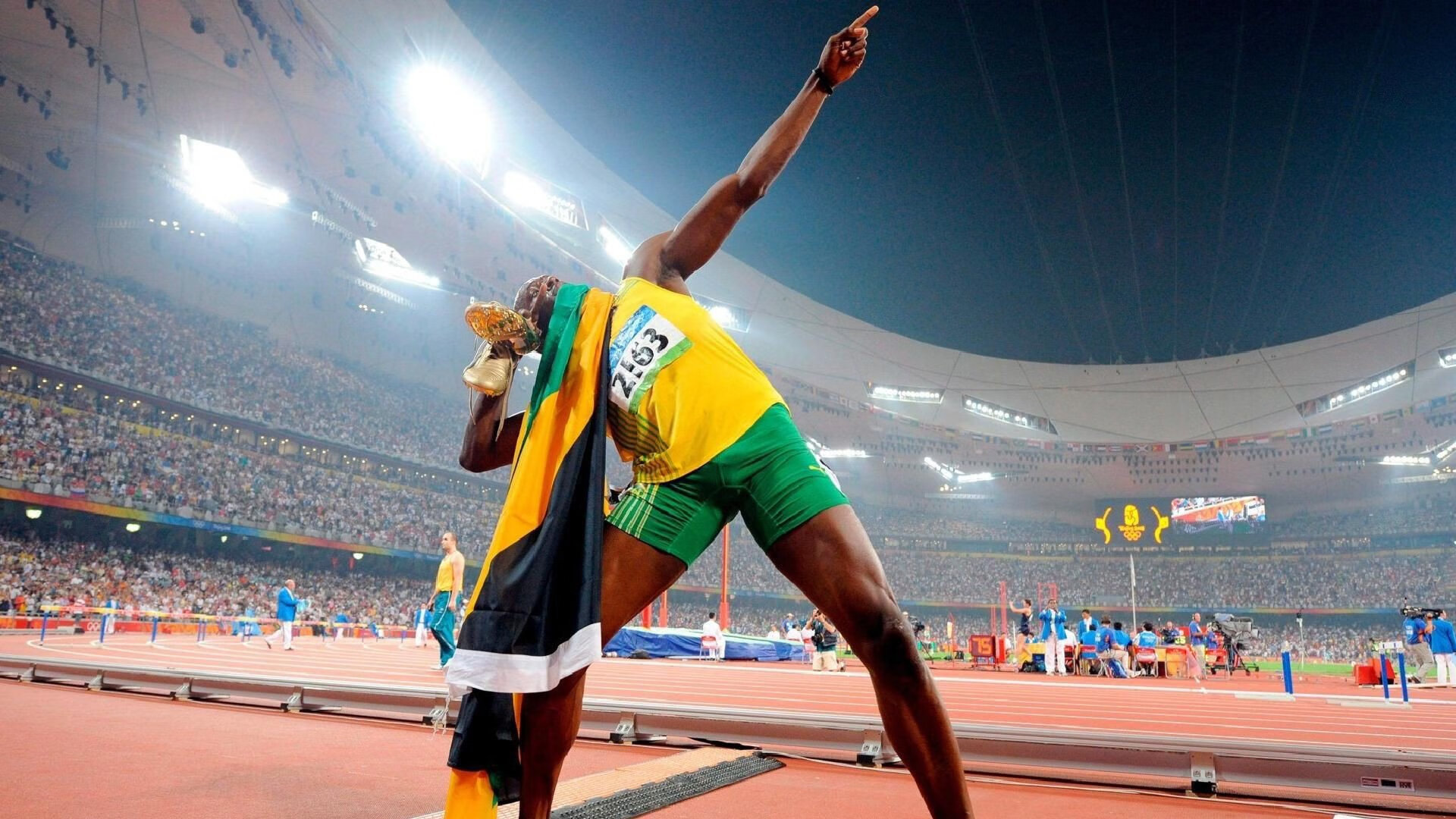 乐鱼app-萨默·麦金托什赛后感谢家人和教练，麦金托什还是马金托什